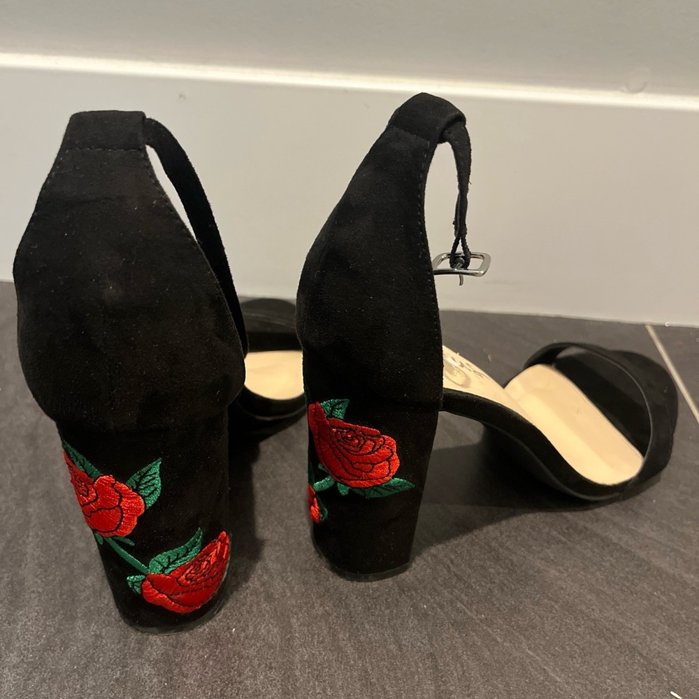 Lulus black heels with roses